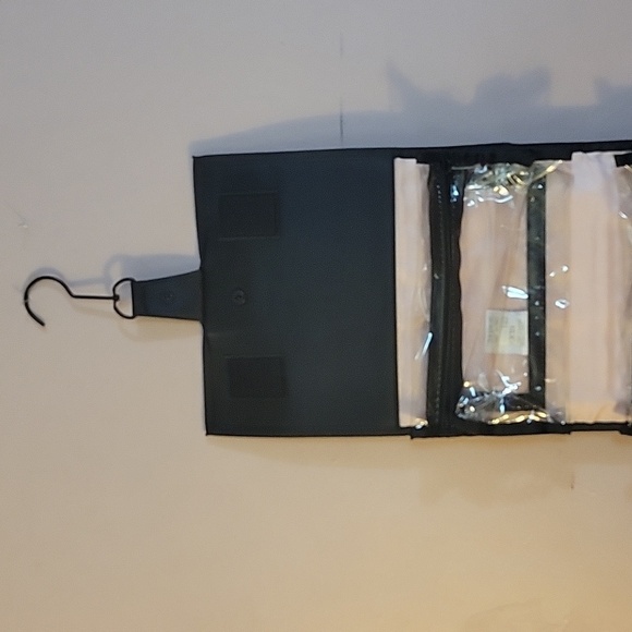 Mary Kay Black Hanging Cosmetic/Makeup Bag - Picture 3 of 8